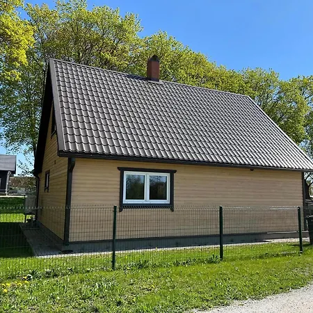 Vahtra Allee Kuelalismaja Roodevaelja