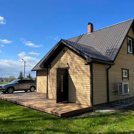 Vahtra Allee Kuelalismaja *