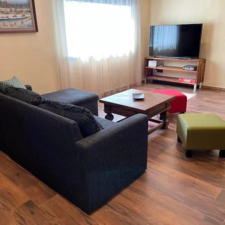 Vahtra Allee Kuelalismaja