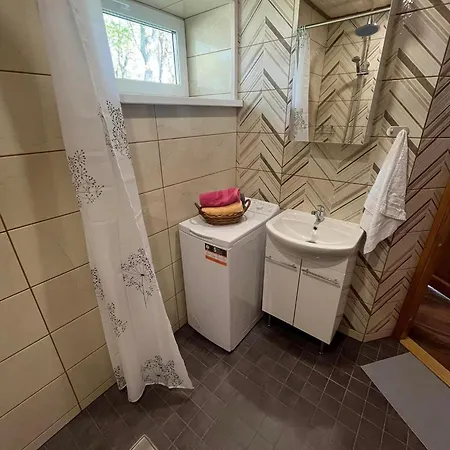 別荘 Vahtra Allee Kuelalismaja Roodevaelja